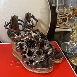 Beautiful Rampage wedges used.